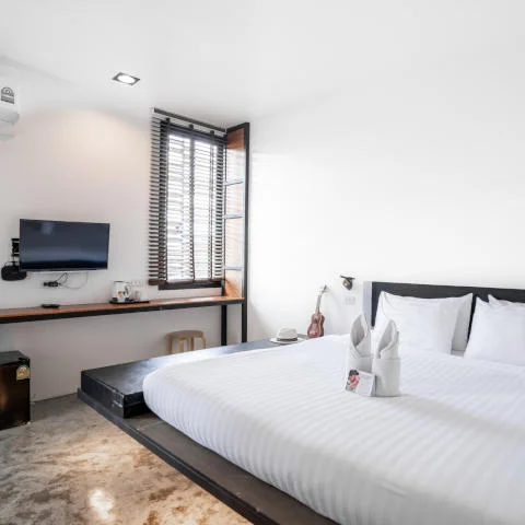 Book a bed Poshtel Phuket